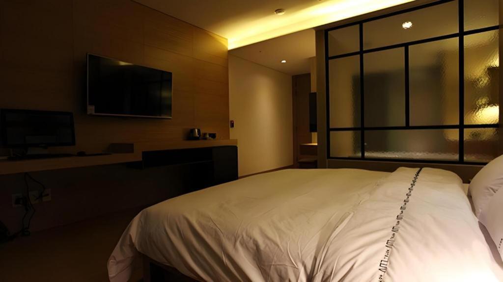 Business Design Hotel Luv Incheon Bagian luar foto