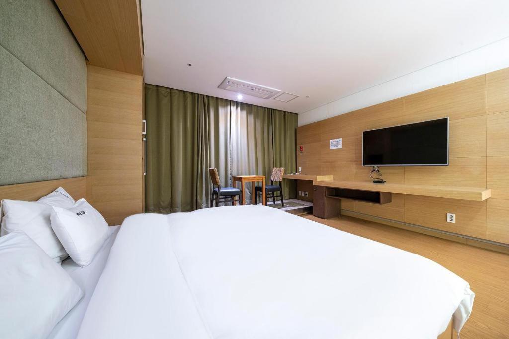 Business Design Hotel Luv Incheon Bagian luar foto