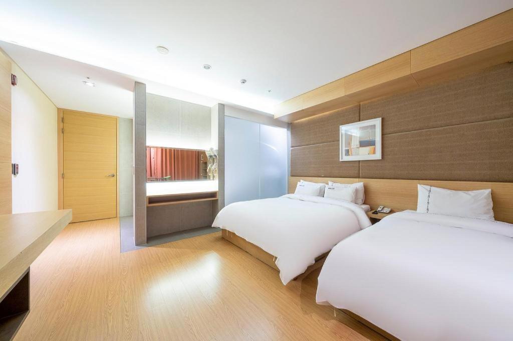 Business Design Hotel Luv Incheon Bagian luar foto