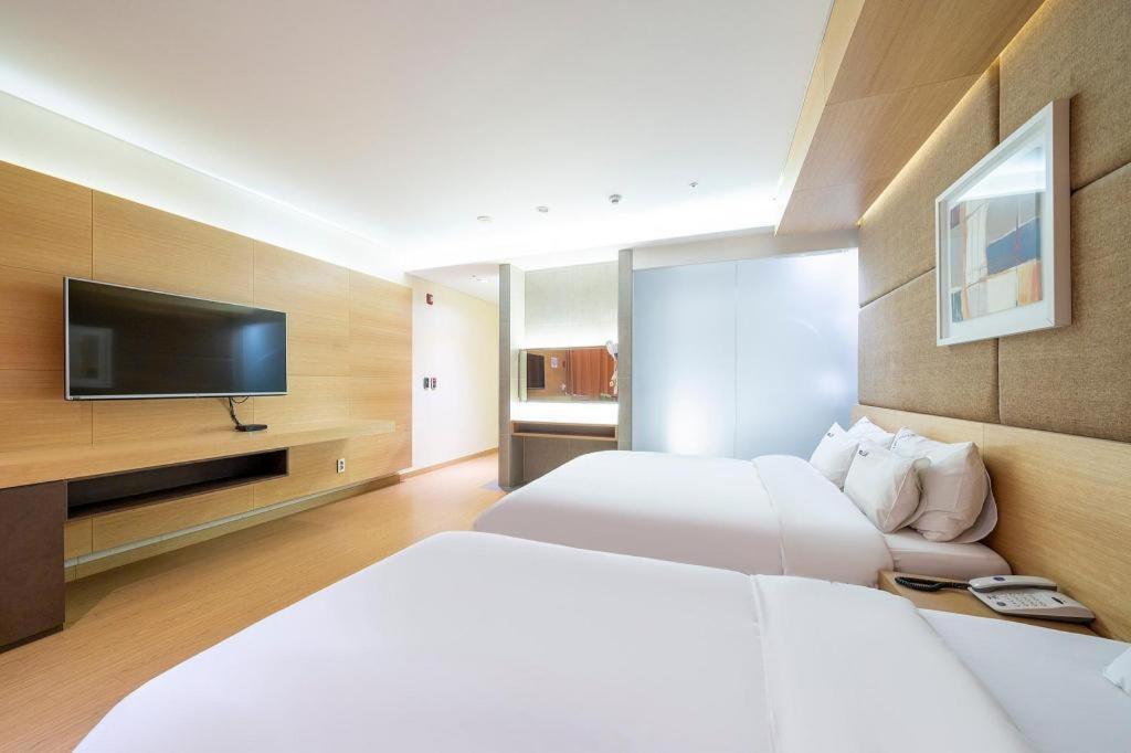 Business Design Hotel Luv Incheon Bagian luar foto