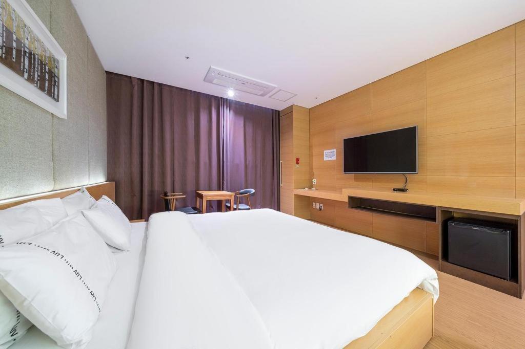 Business Design Hotel Luv Incheon Bagian luar foto
