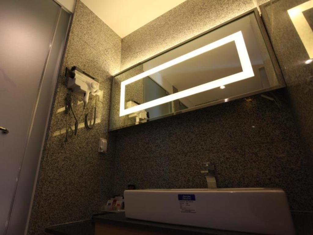 Business Design Hotel Luv Incheon Bagian luar foto